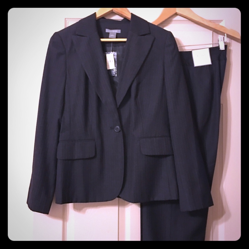 NWT Ann Taylor size 6 charcoal pantsuit